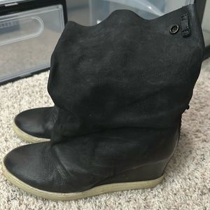 Airstrp bootie